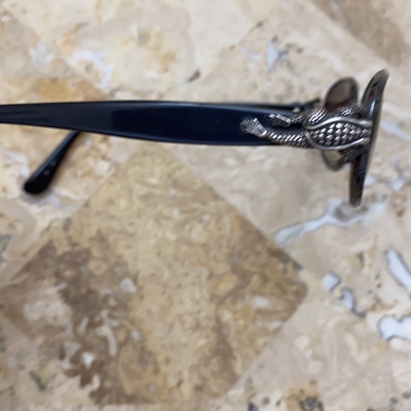 Kieselstein Sunglasses Sterling Lizard Side Detail - Picture 4 of 6
